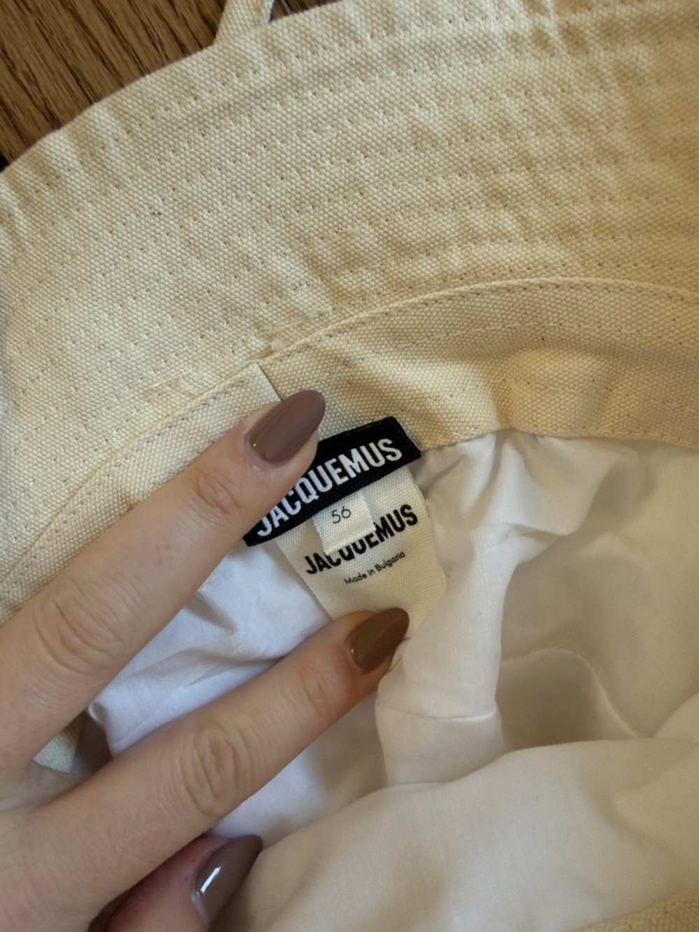 Jacquemus Off-White Bucket Hat - Picture 3 of 4
